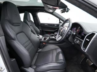 Image 4 of 2023 Porsche Cayenne